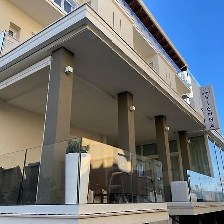 Hotel Vienna Rivazzurra Rimini Exterior foto