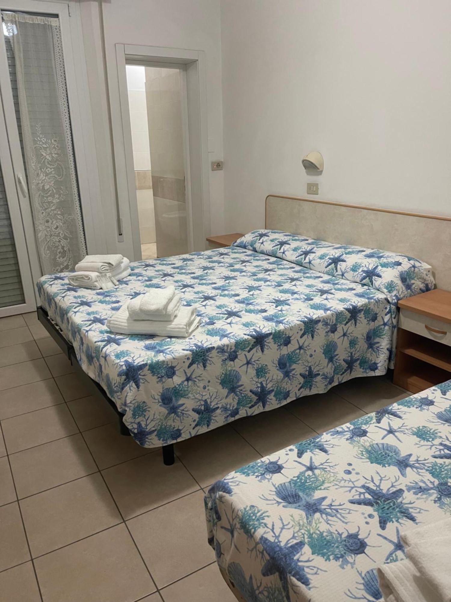 Hotel Vienna Rivazzurra Rimini Exterior foto